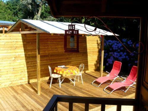 La Cle Des Roulottes Hotel Pluvigner Екстериор снимка