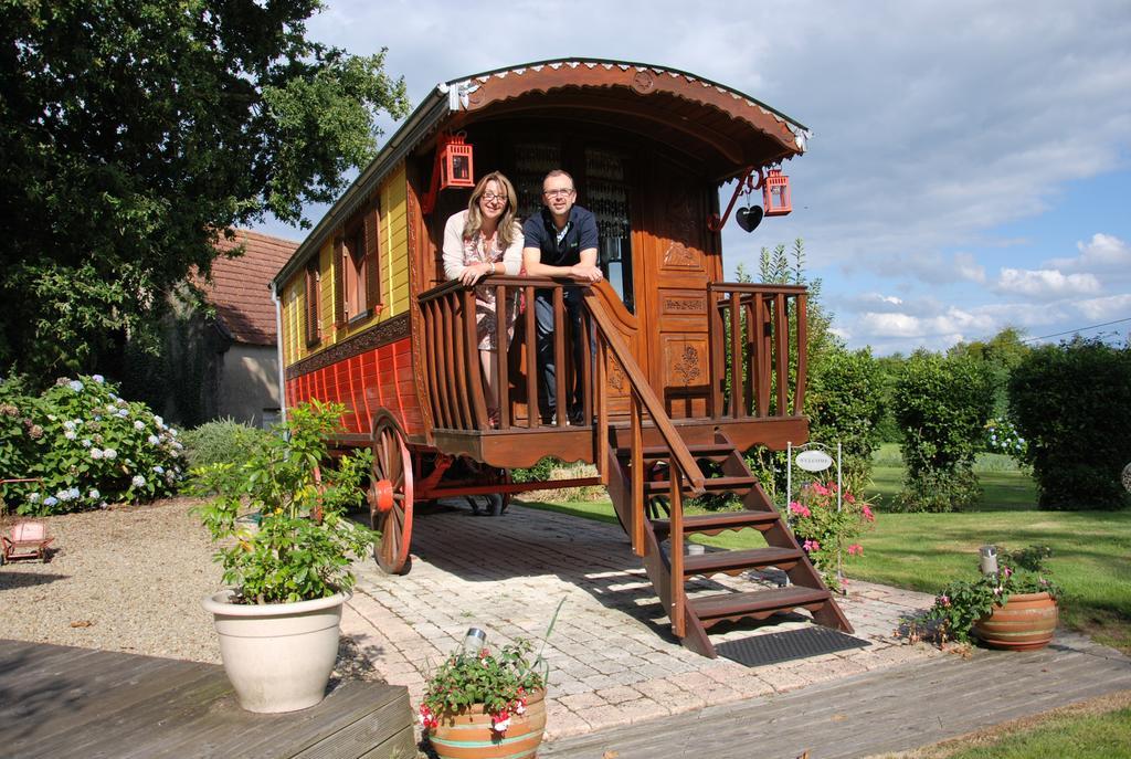 La Cle Des Roulottes Hotel Pluvigner Екстериор снимка